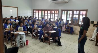 A Escola do Legislativo Acreana, ELA, realiza nesta segunda feira, 5 de maio, na escola Glória Perez, em Rio Branco, o intensivo preparatório de redação para jovens do ensino médio.