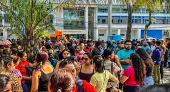 Professores paralisam atividades e protestam por reajuste e melhorias