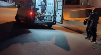 Acidente na BR-317 em Epitaciolândia deixa jovem ferido após colidir com monte de areia deixado na pista