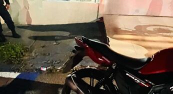 PM recupera motocicleta furtada e prende dois homens