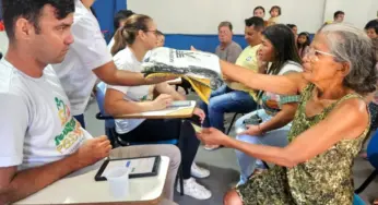 Juntos Pelo Acre distribui mais de 3 mil peças de roupas no Wanderley Dantas