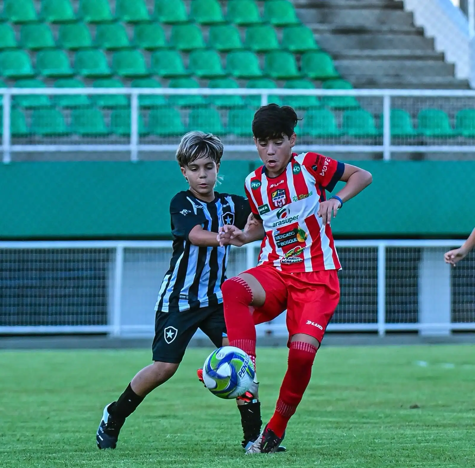 Foto Sueli Rodrigues: Santa Cruz e Botafogo realizaram um confronto de muita rivalidadePaulo Henrique
14 de outubro de 2025
DestaquePHd
Navegação de Post
Anterior