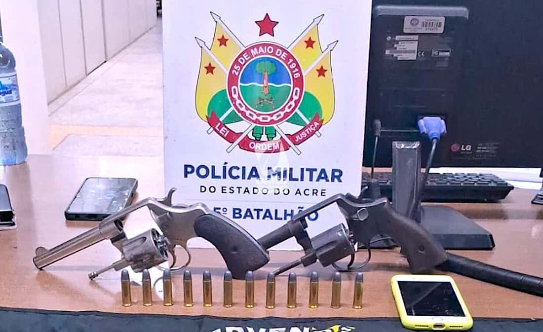 PM prende dois suspeitos armados após tentativa de invasão de residência em Brasiléia